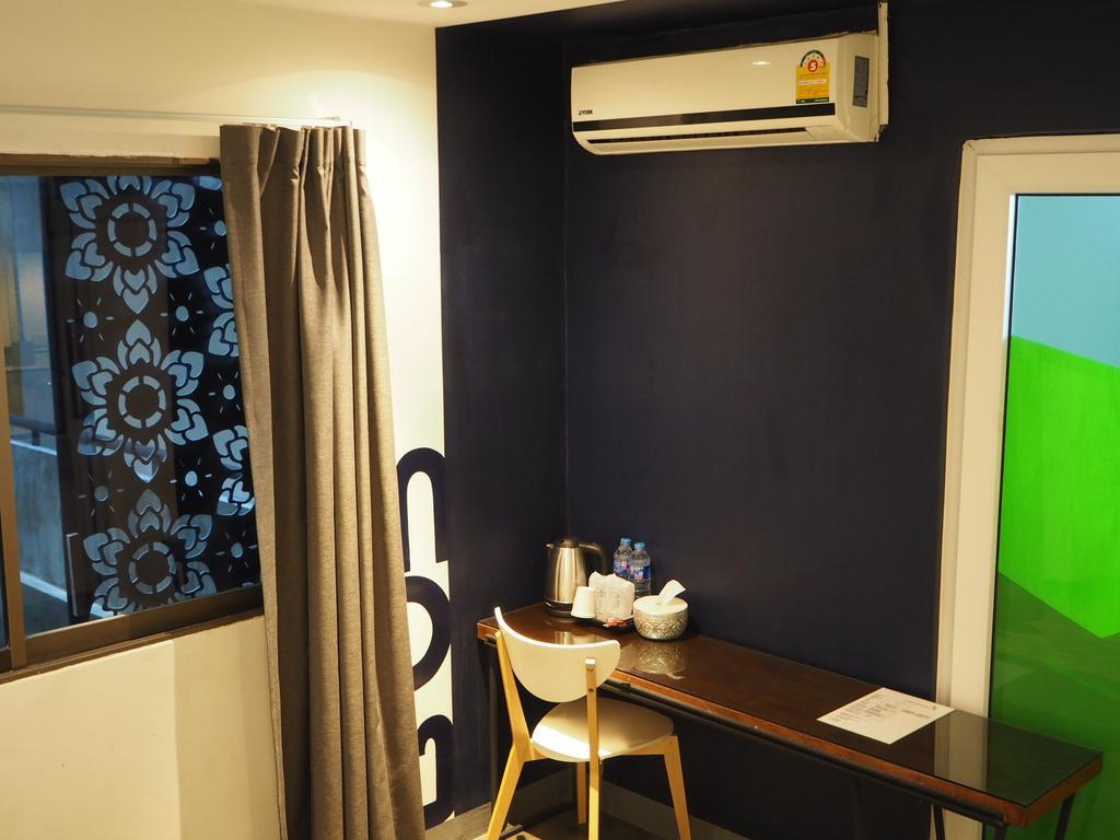Art-C House Hotel Phuket Ngoại thất bức ảnh