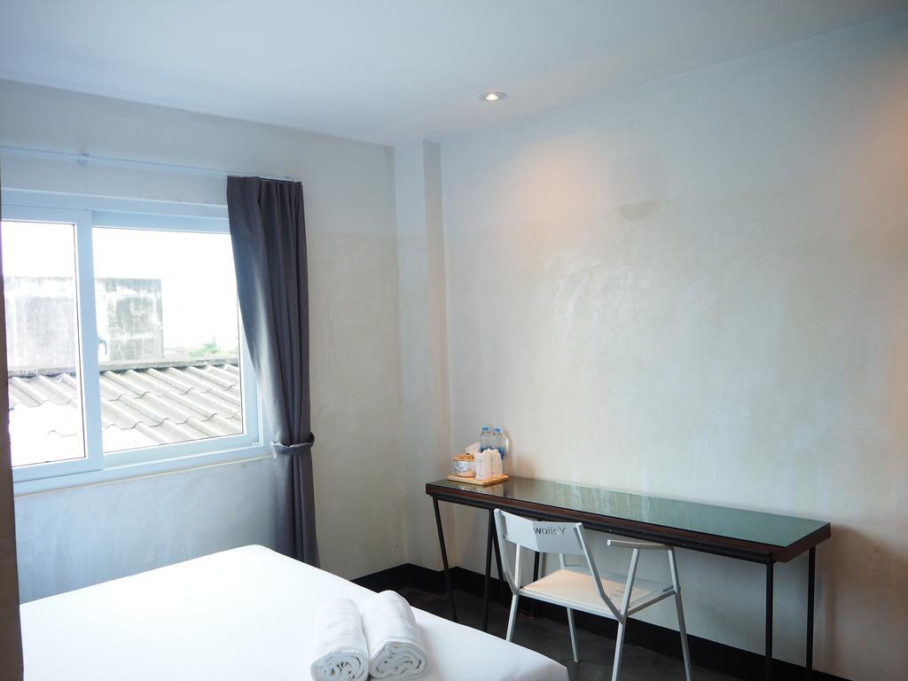 Art-C House Hotel Phuket Ngoại thất bức ảnh