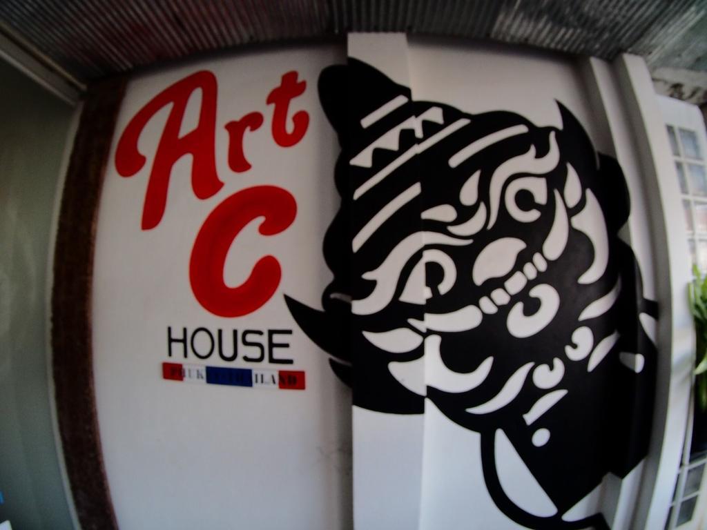 Art-C House Hotel Phuket Ngoại thất bức ảnh