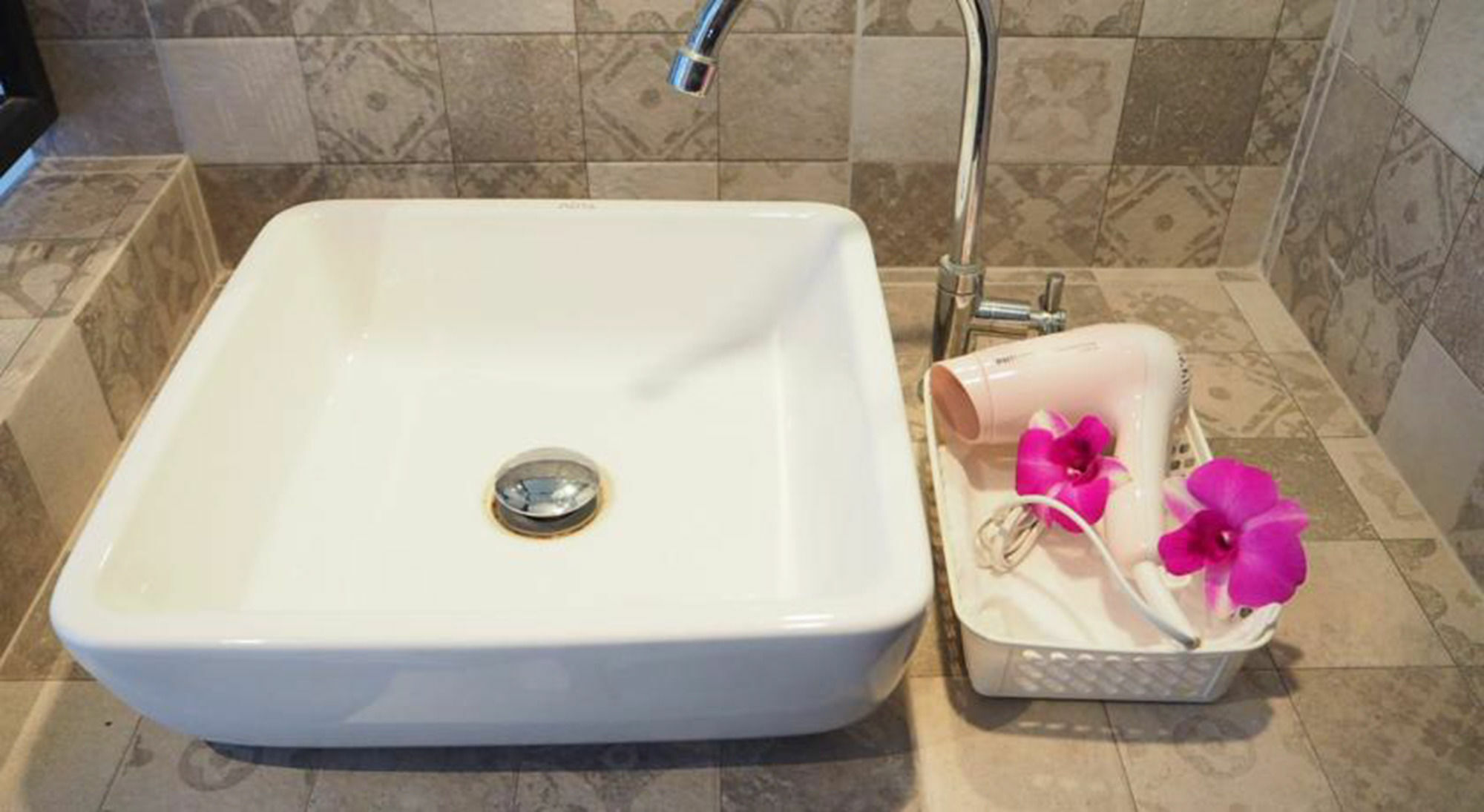 Art-C House Hotel Phuket Ngoại thất bức ảnh