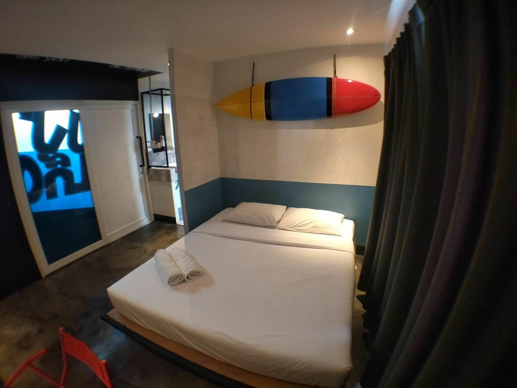 Art-C House Hotel Phuket Ngoại thất bức ảnh